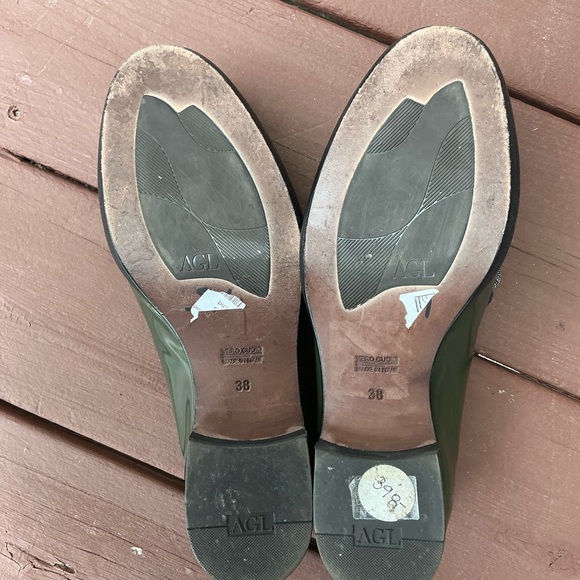 AGL Green Patent Leather Loafers with Fringe Detail - Picture 6 of 6